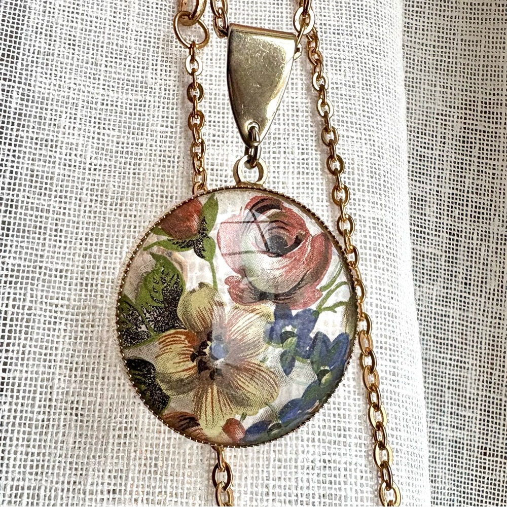 Gold Plated Floral Painted Glass Pendant Necklace 30 Inch Gold Plated Chain